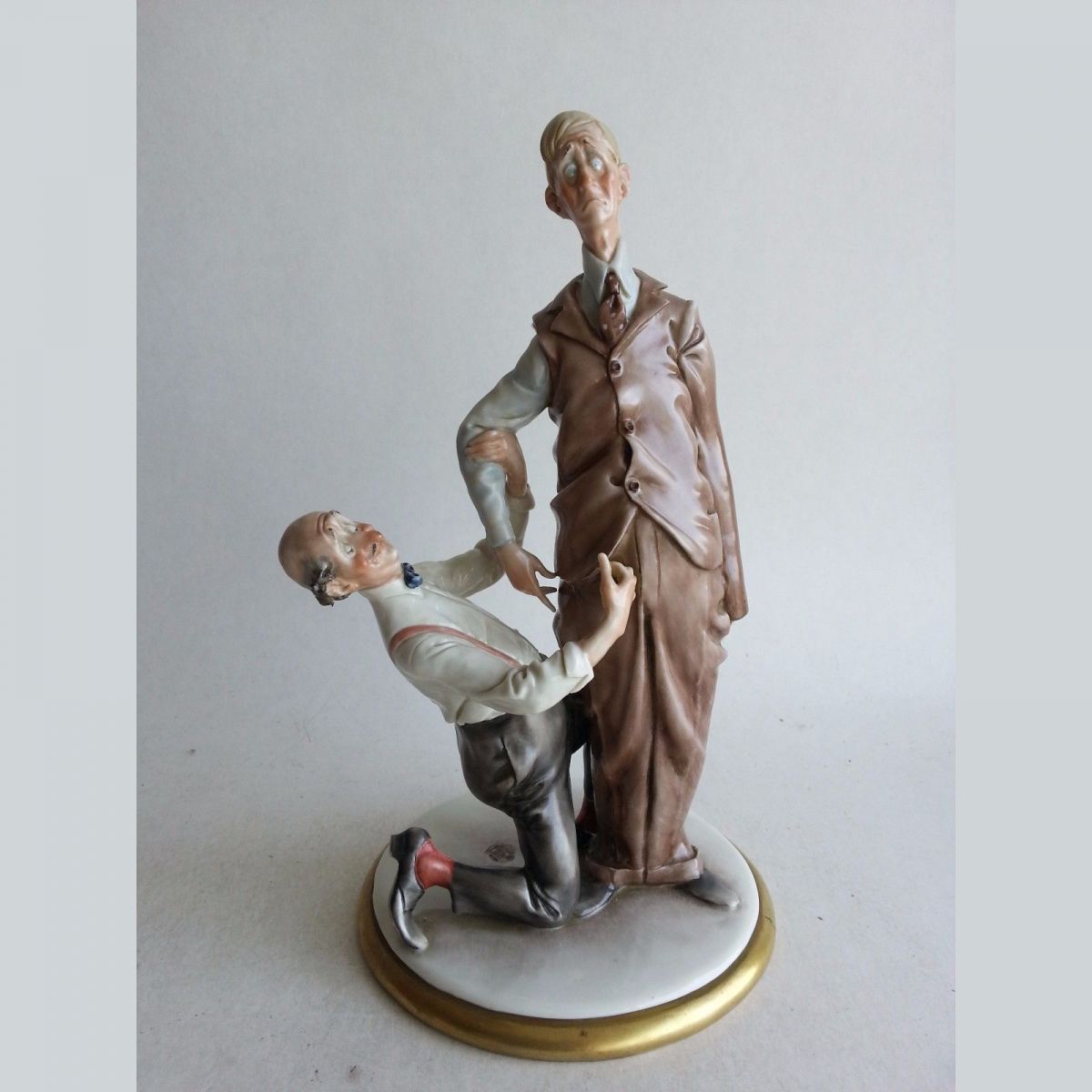 Фигурка "Примерка"